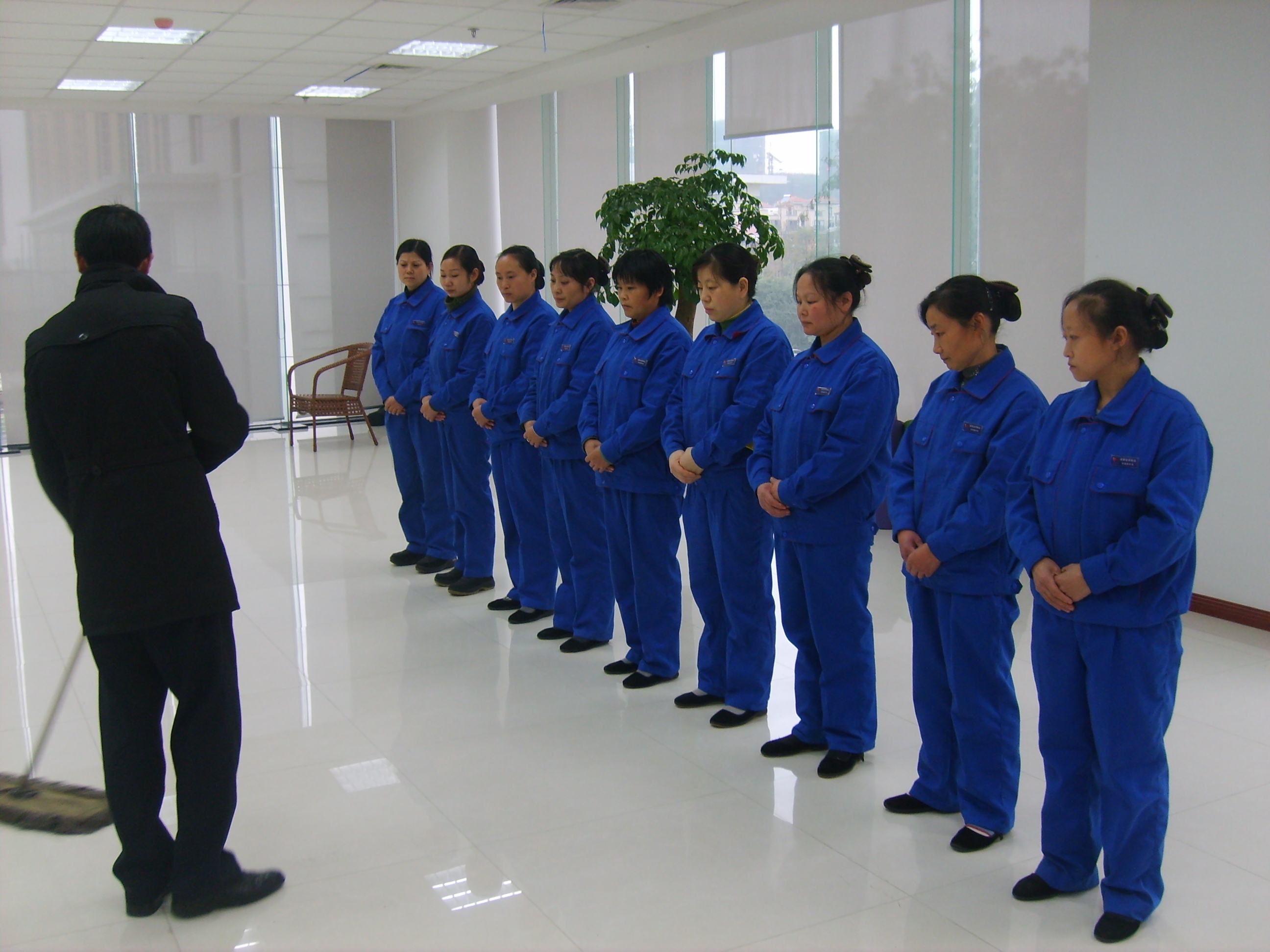 沙田鎮(zhèn)開(kāi)荒保潔托管